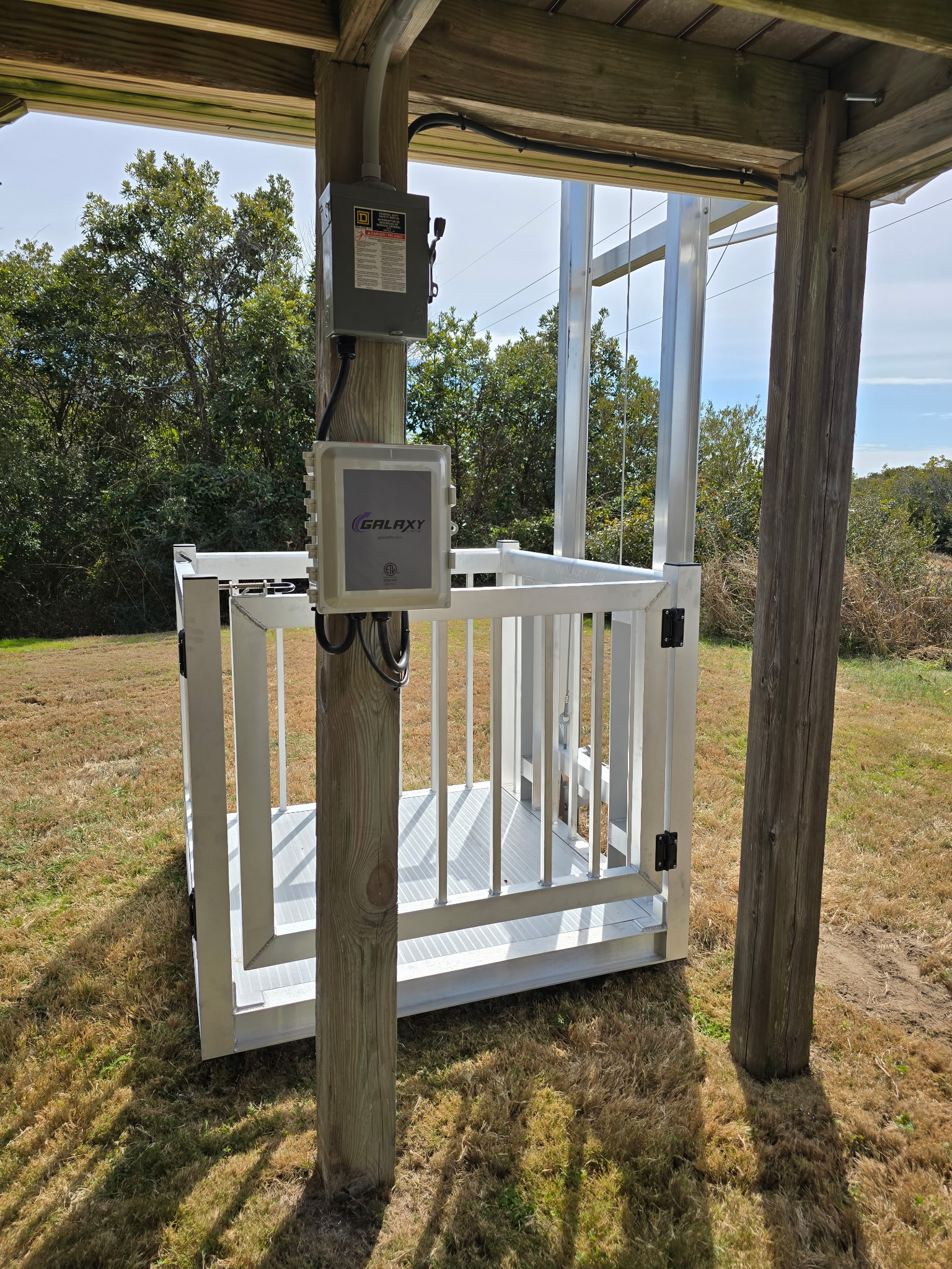 outdoor residential lift